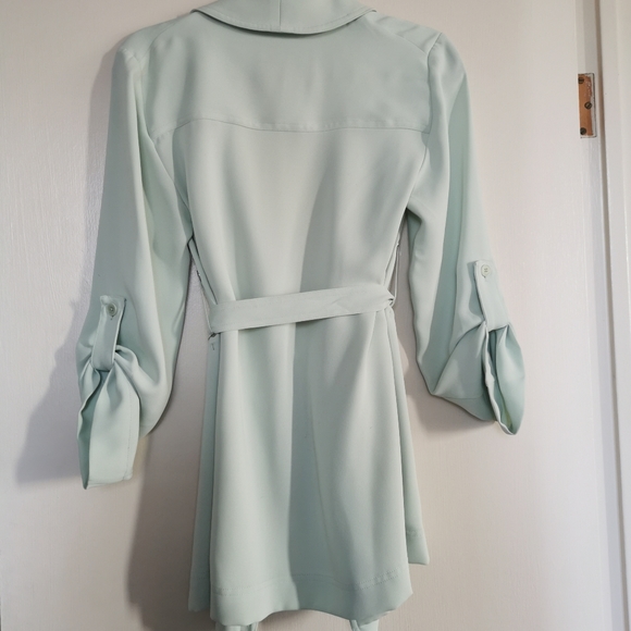 Babaton Mid Kahlo Robe - Picture 6 of 8